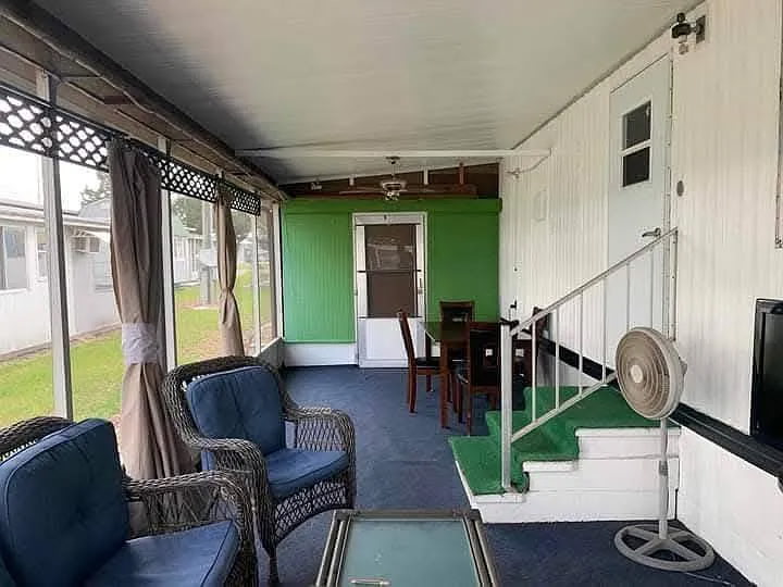 Screen Room